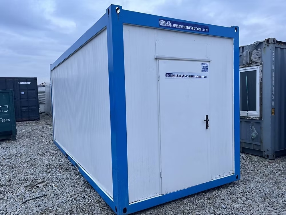 Conteneur Bureau 2,5 × 6 m – Chauffé, avec fenêtres