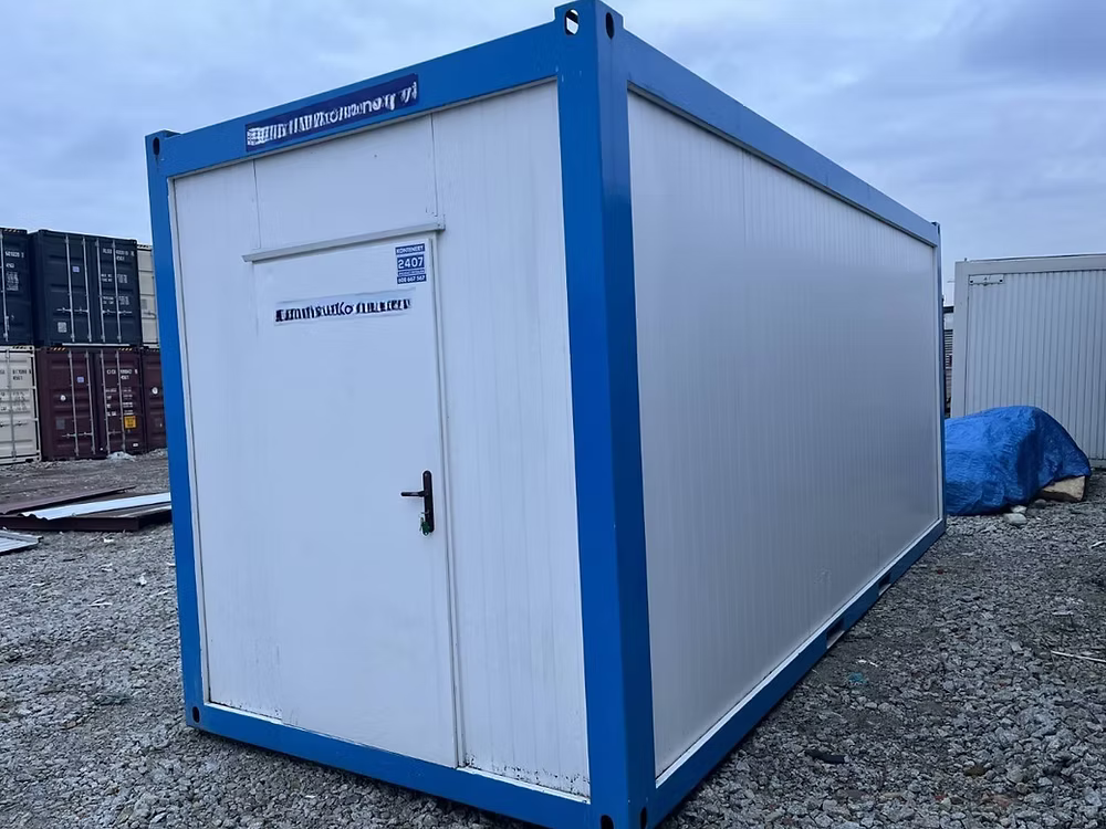 Conteneur Bureau 2,5 × 6 m – Chauffé, avec fenêtres