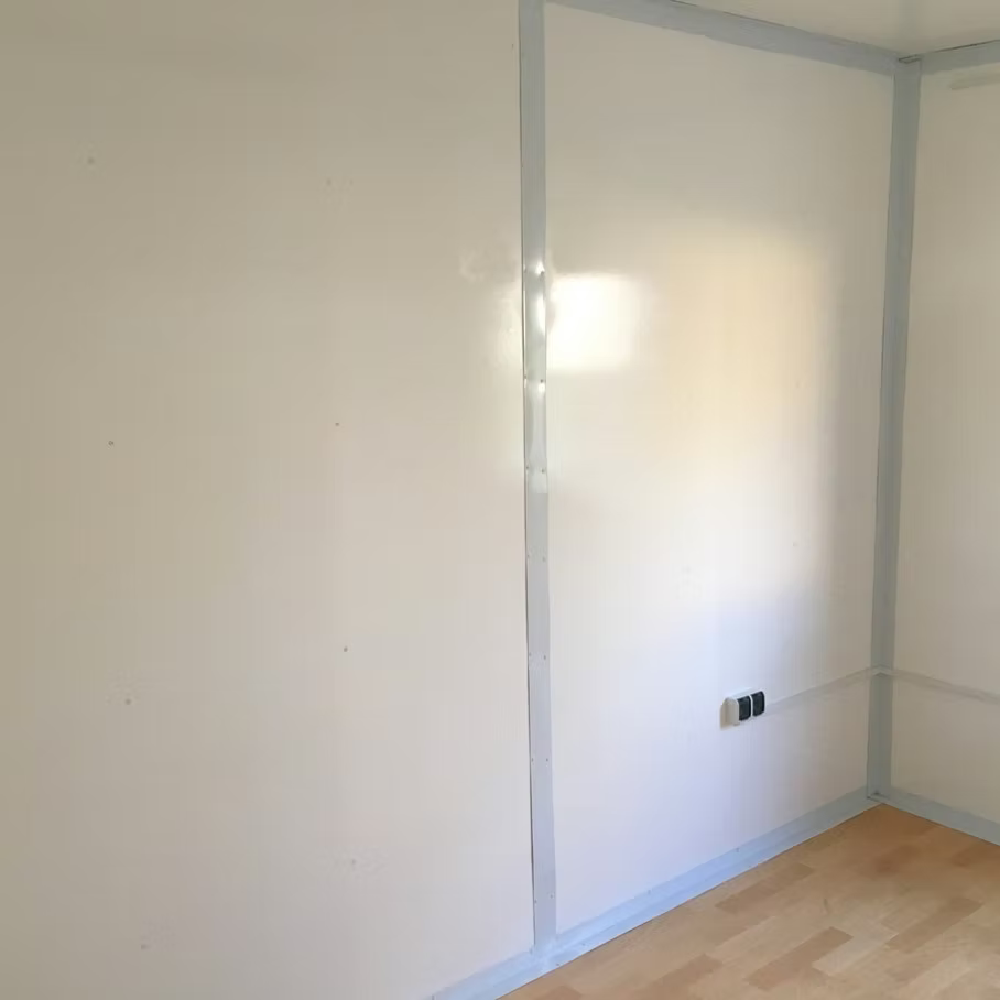 Conteneur Bureau 6 m avec Douche, Lavabo et WC