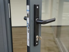 Conteneur Bureau 6×3 m – Modèle BERLIN