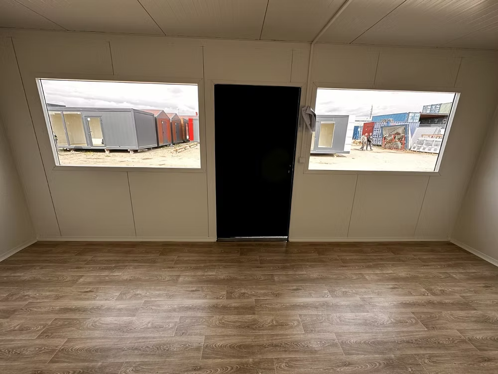 Conteneur bureau pavillon commercial 3 × 6 m