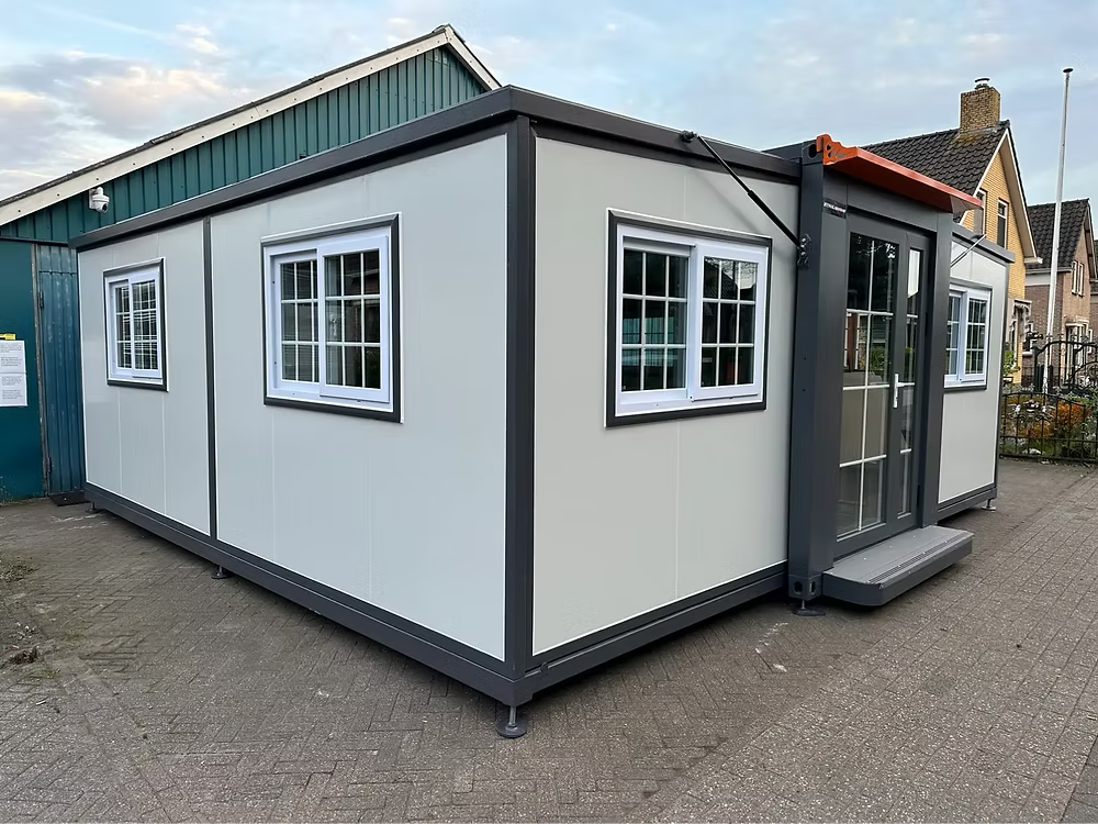 Conteneur mobile 19 × 20 ft – Modèle Tiny House Deluxe