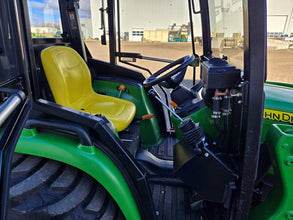Tracteur compact John Deere 300-E – 38 ch – avec chargeur