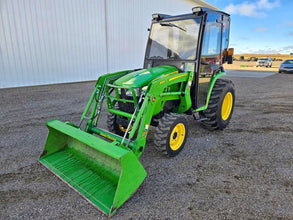 Tracteur compact John Deere 300-E – 38 ch – avec chargeur