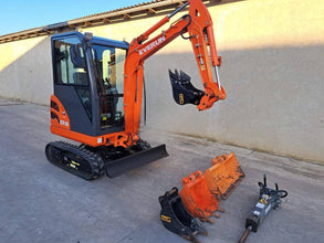 Mini-pelle Kubota ER18 avec accessoires