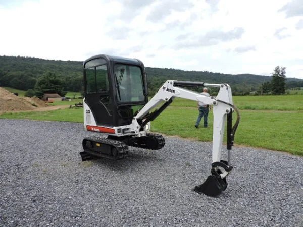 Bobcat 322G+Godets - Mini pelle –1,6 tonnes - AMB