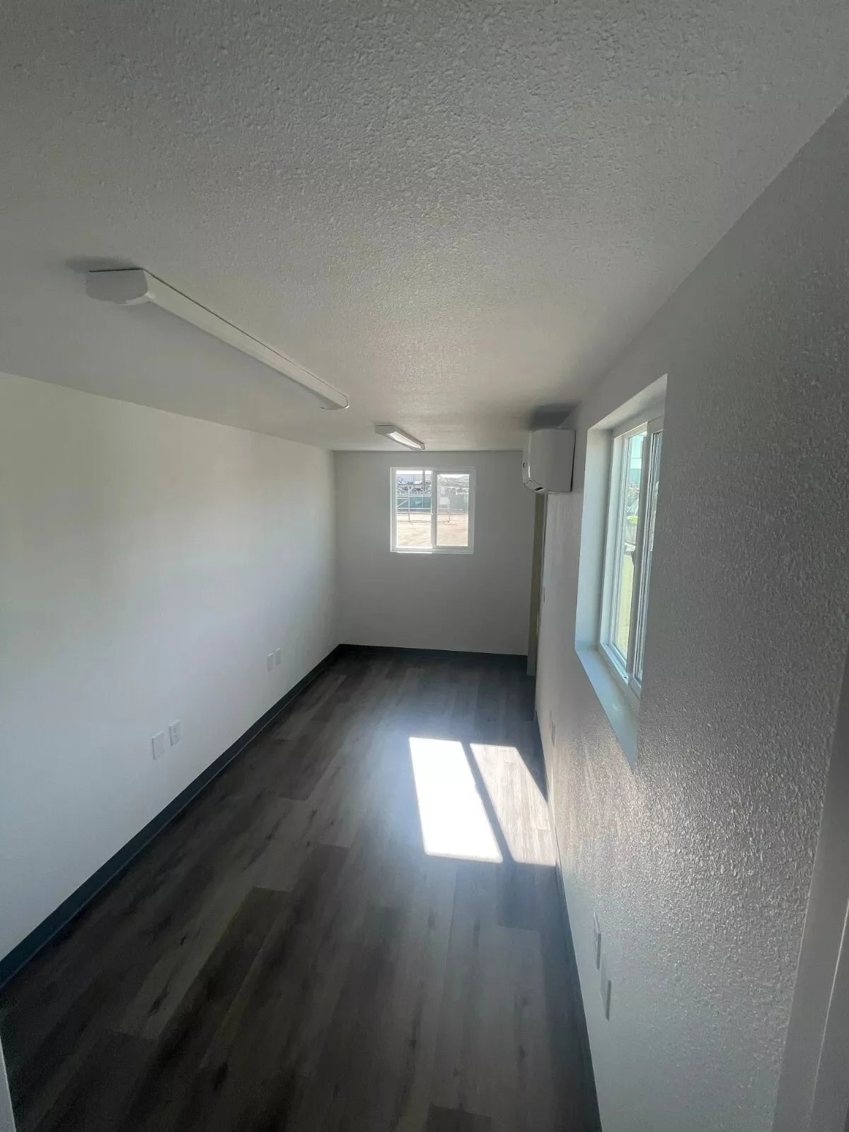 Container Bureau 20 pieds – Bureau de chantier modulaire - AMB