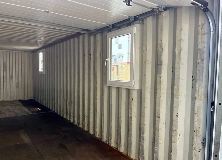 Container maritime 30 pieds d’occasion avec porte sectionnelle - AMB