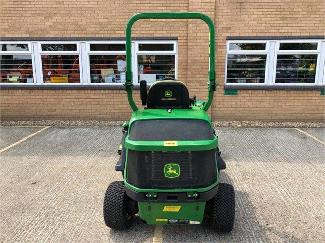 Équipement de tonte frontal John Deere 1570 – 4RM - AMB