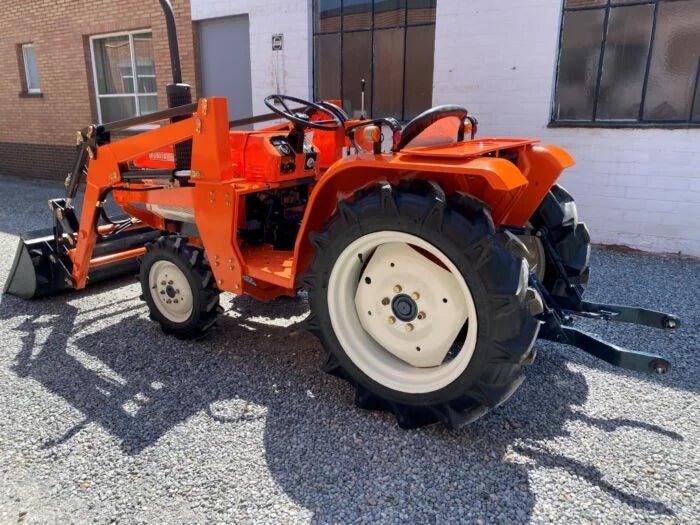 Micro - tracteur Kubota B1600D – 20 ch – 4RM – Chargeur neuf inclus - AMB