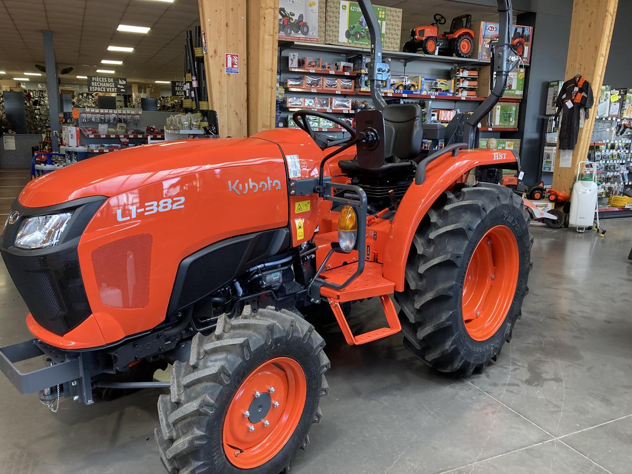 MICROTRACTEUR Kubota L1 - 382 HST - AMB