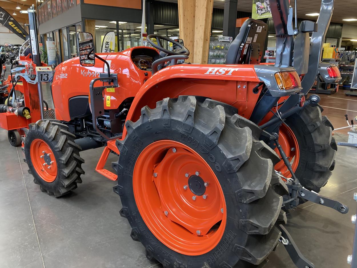 MICROTRACTEUR Kubota L1 - 382 HST - AMB