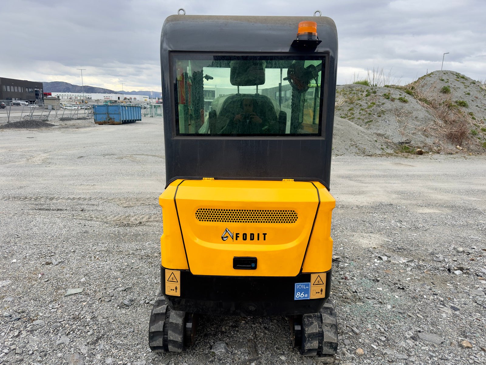 Mini - pelle Fodit FT330 – 2,5 t – avec remorque - AMB