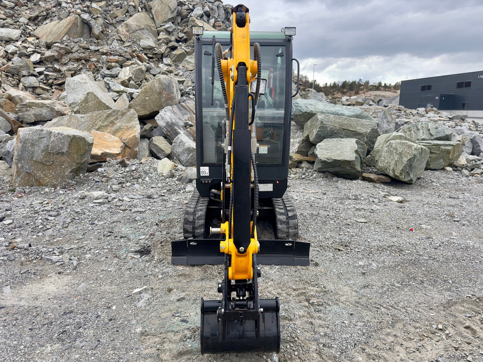 Mini - pelle Fodit FT330 – 2,5 t – avec remorque - AMB