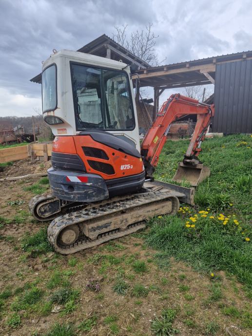 Mini - pelle Kubota U25 - 3 – 2,6 t – avec 3 godets - AMB