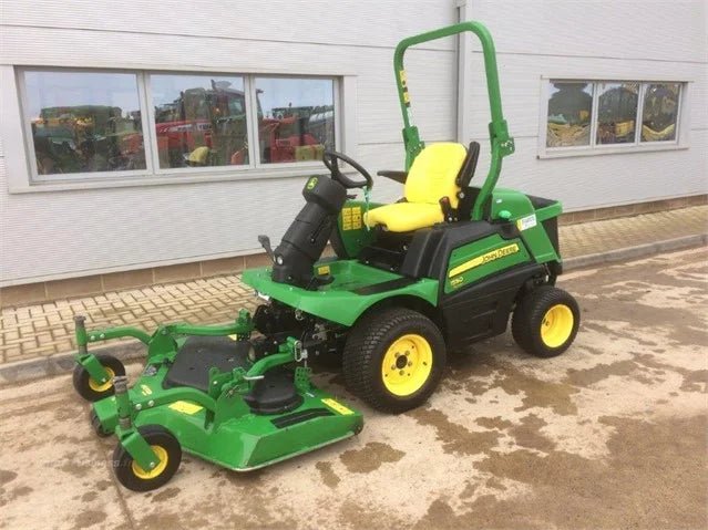 Tondeuse autoportée John Deere 1550 – Diesel - AMB