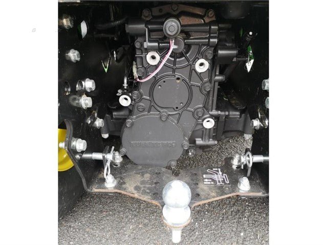 Tondeuse autoportée John Deere X950R – 2018 – 137 cm – Occasion - AMB