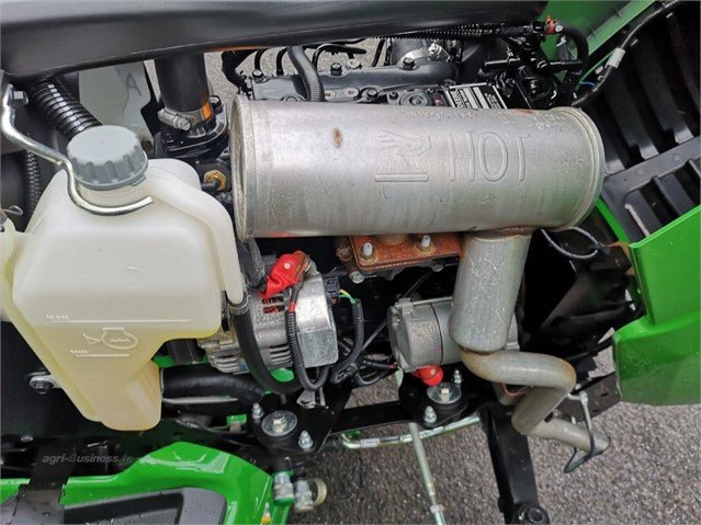 Tondeuse autoportée John Deere X950R – 2018 – 137 cm – Occasion - AMB